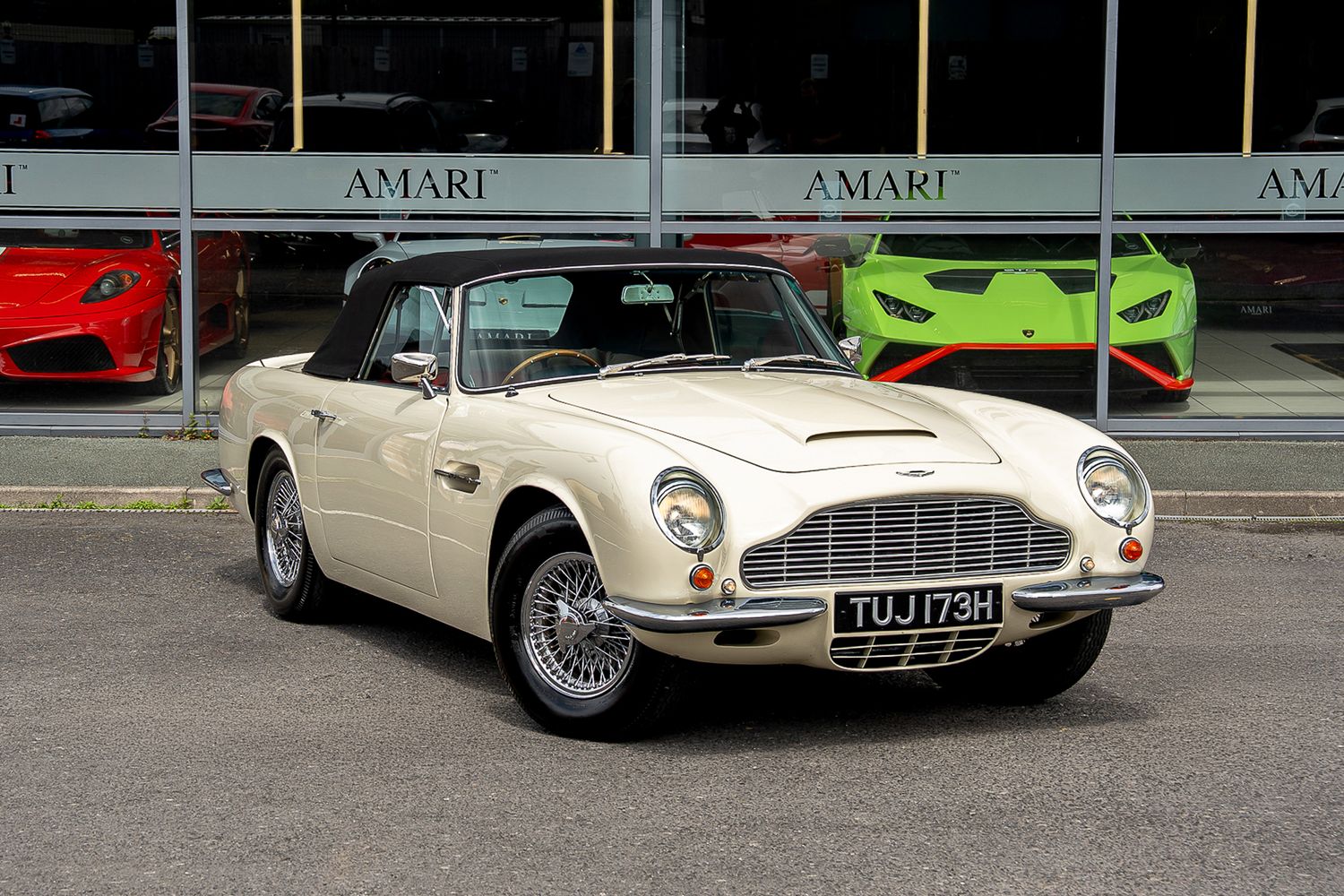 ASTON MARTIN DB6 Mk II Volante