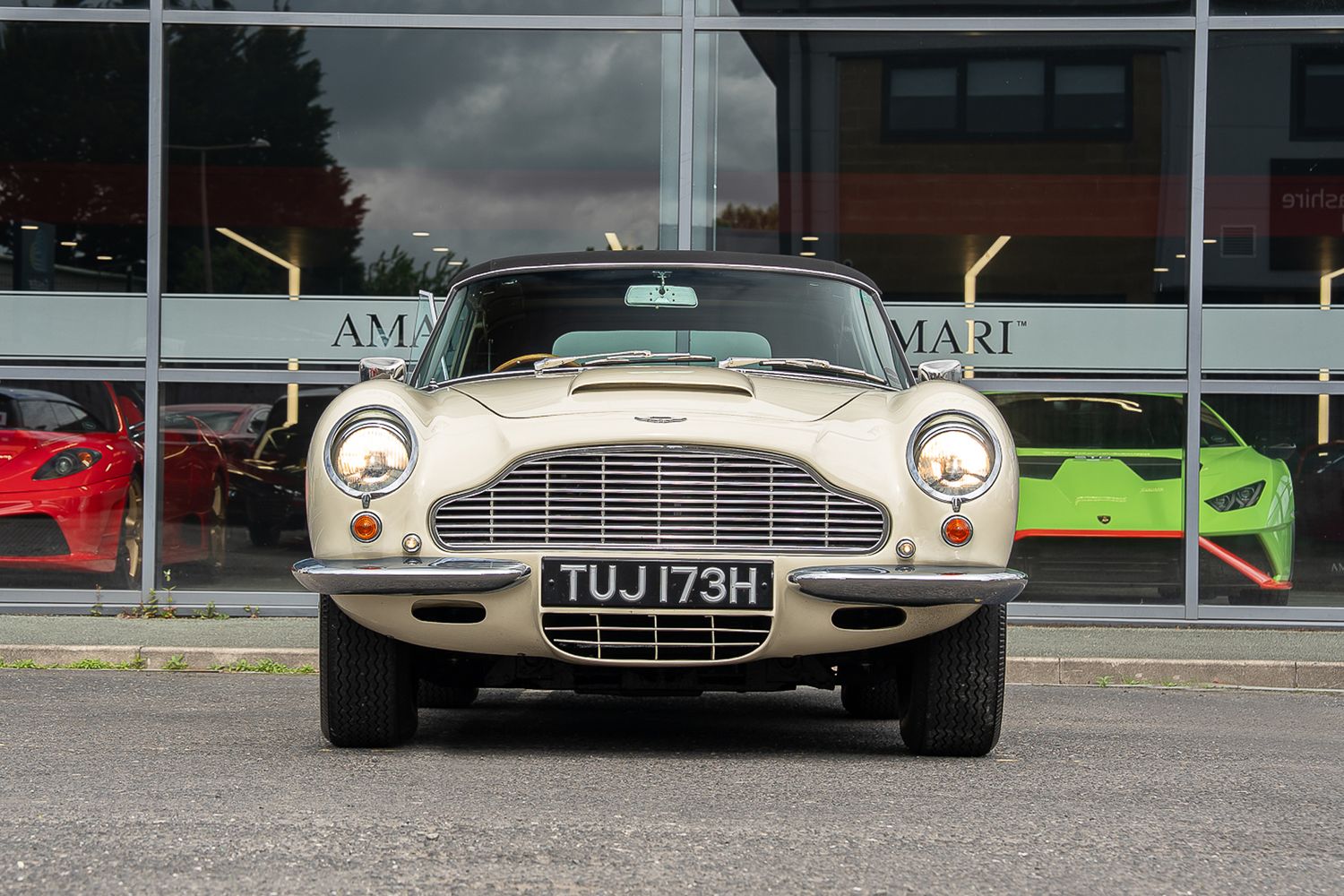 ASTON MARTIN DB6 Mk II Volante