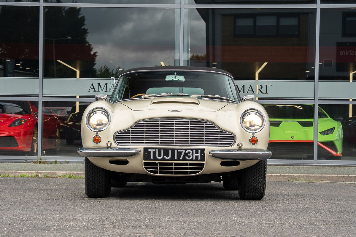 ASTON MARTIN DB6 Mk II Volante