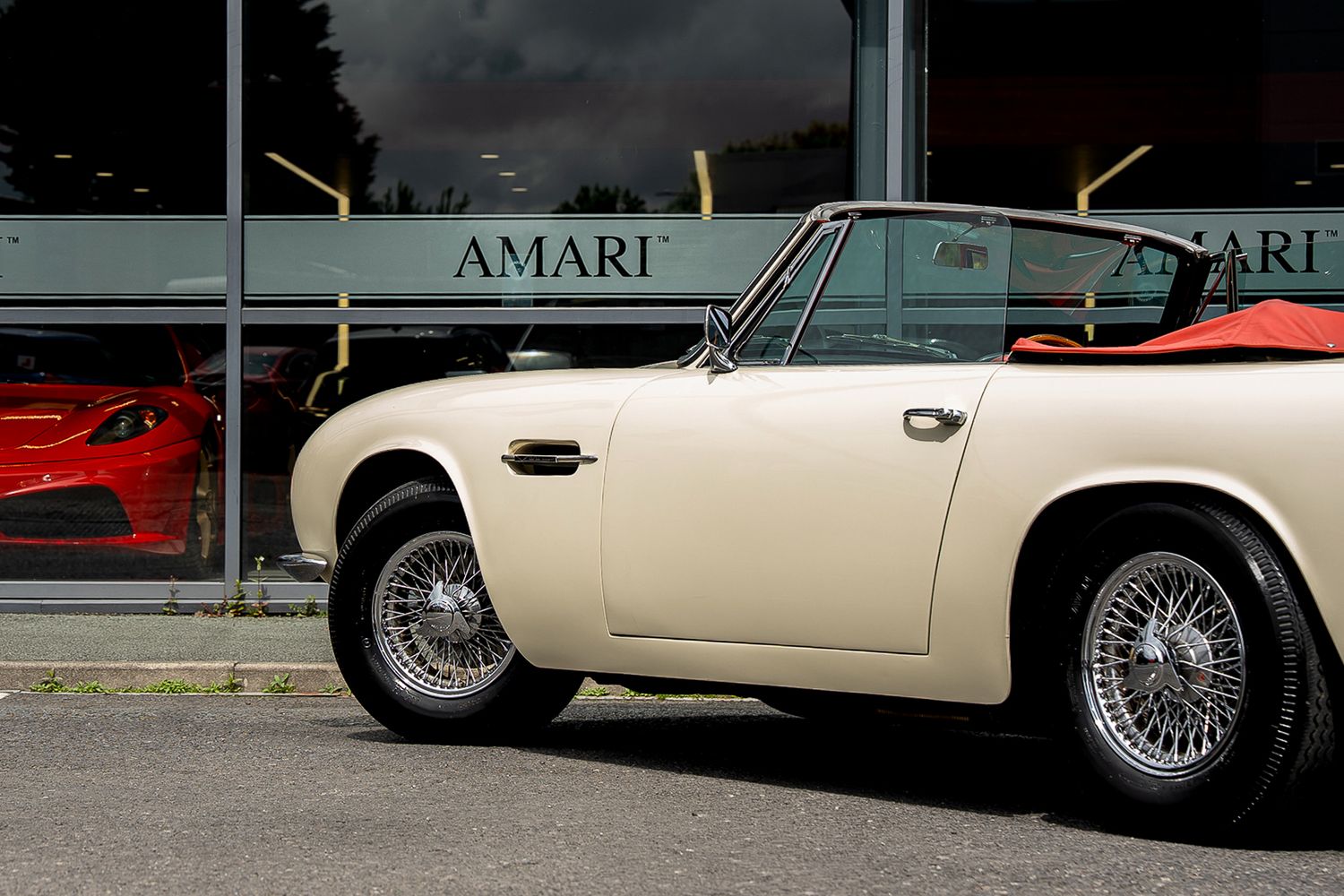 ASTON MARTIN DB6 Mk II Volante