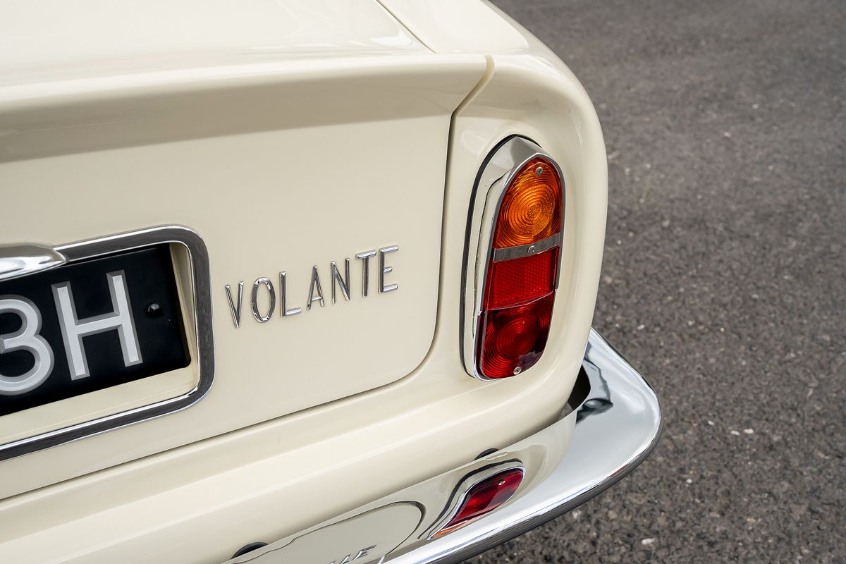 ASTON MARTIN DB6 Mk II Volante