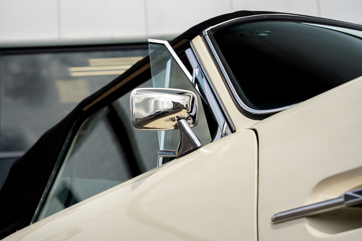 ASTON MARTIN DB6 Mk II Volante