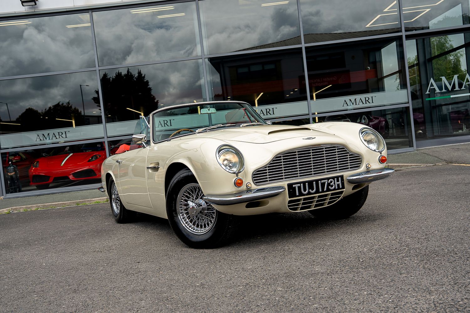 ASTON MARTIN DB6 Mk II Volante