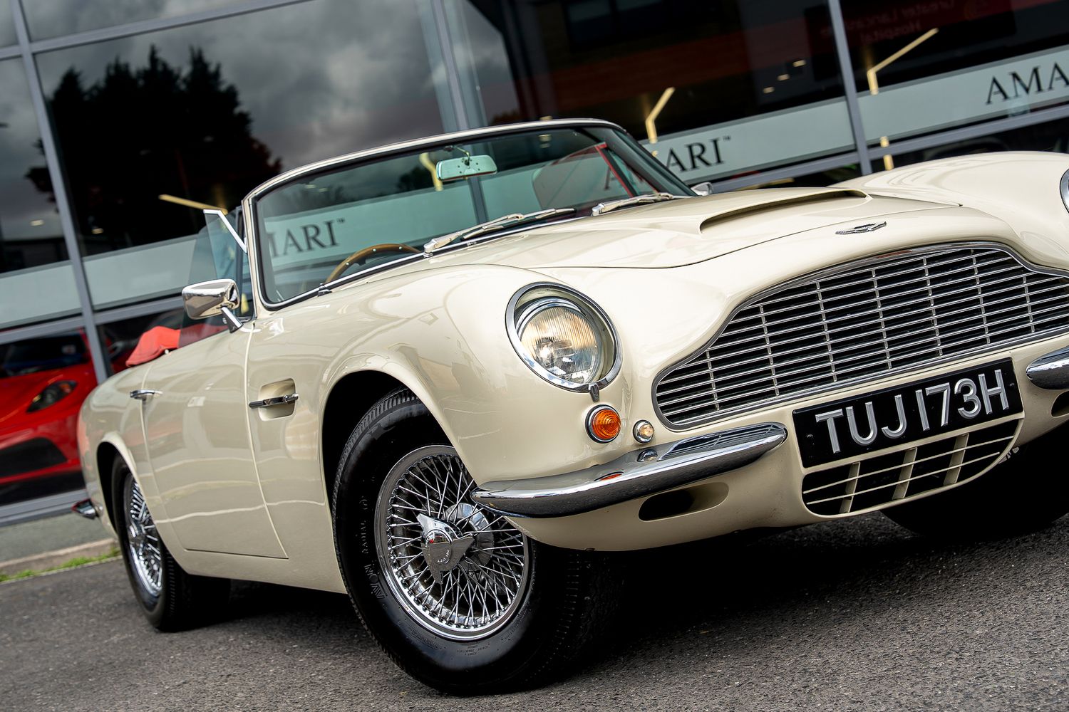 ASTON MARTIN DB6 Mk II Volante