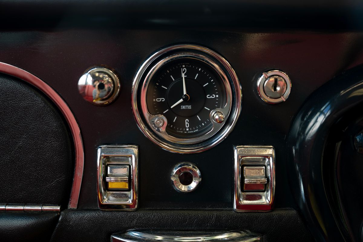 ASTON MARTIN DB6 Mk II Volante