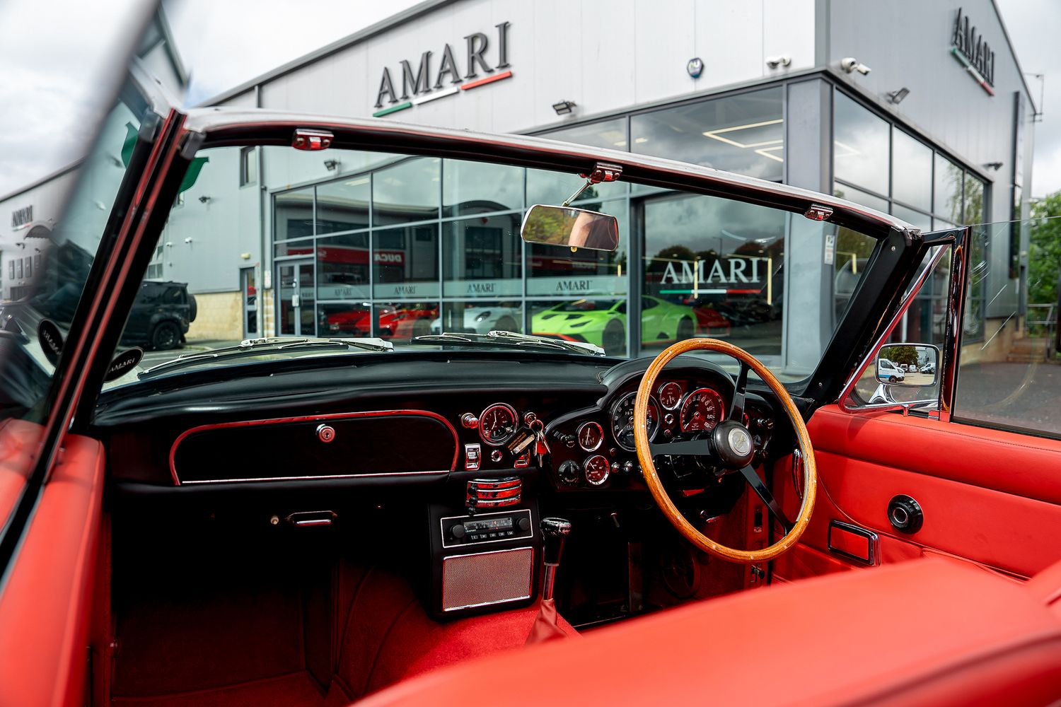 ASTON MARTIN DB6 Mk II Volante