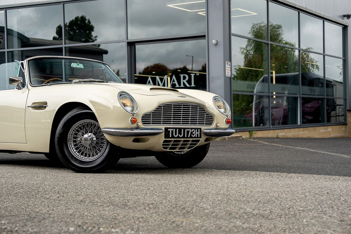 ASTON MARTIN DB6 Mk II Volante