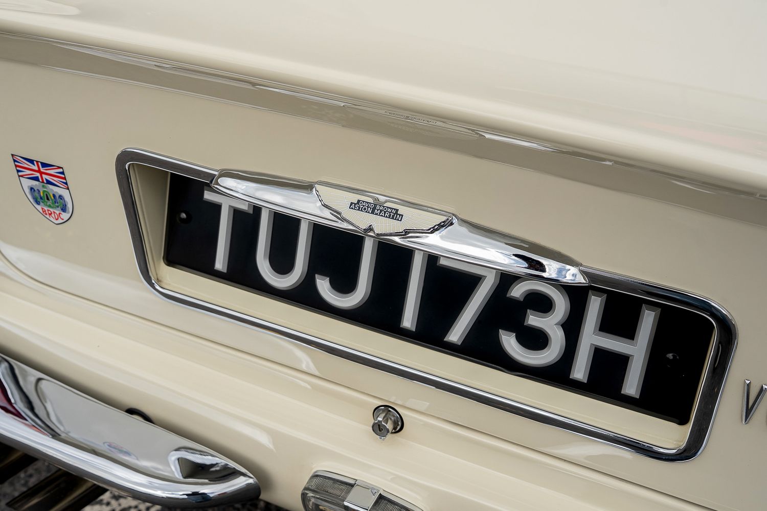 ASTON MARTIN DB6 Mk II Volante