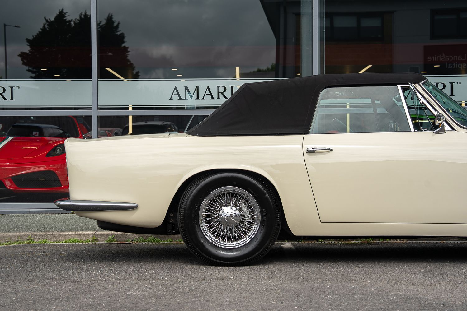 ASTON MARTIN DB6 Mk II Volante