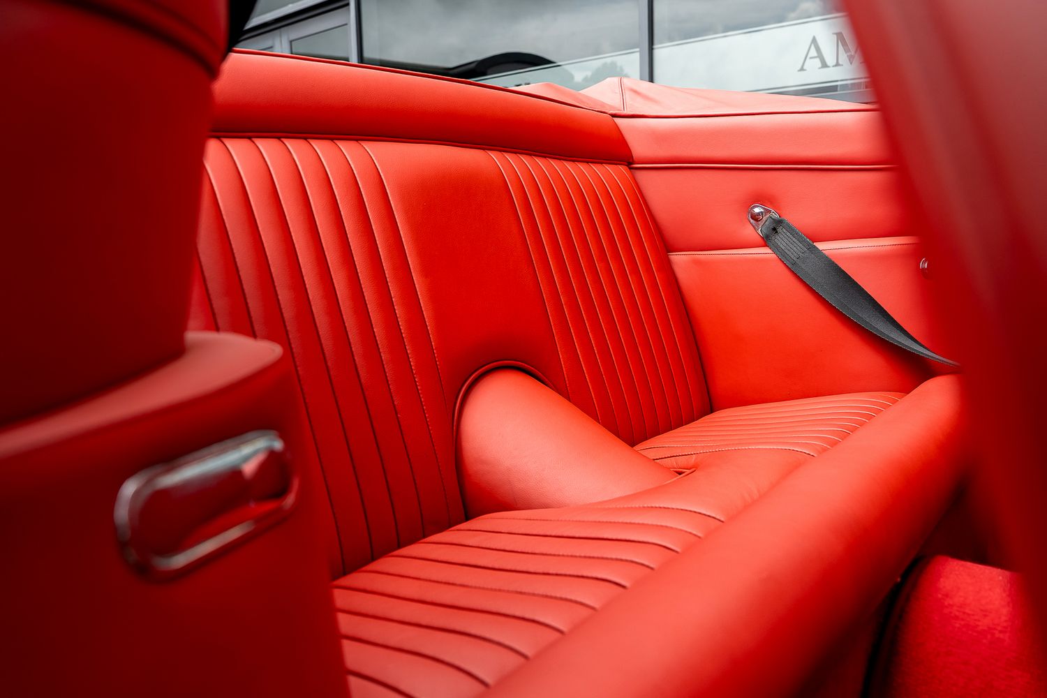 ASTON MARTIN DB6 Mk II Volante