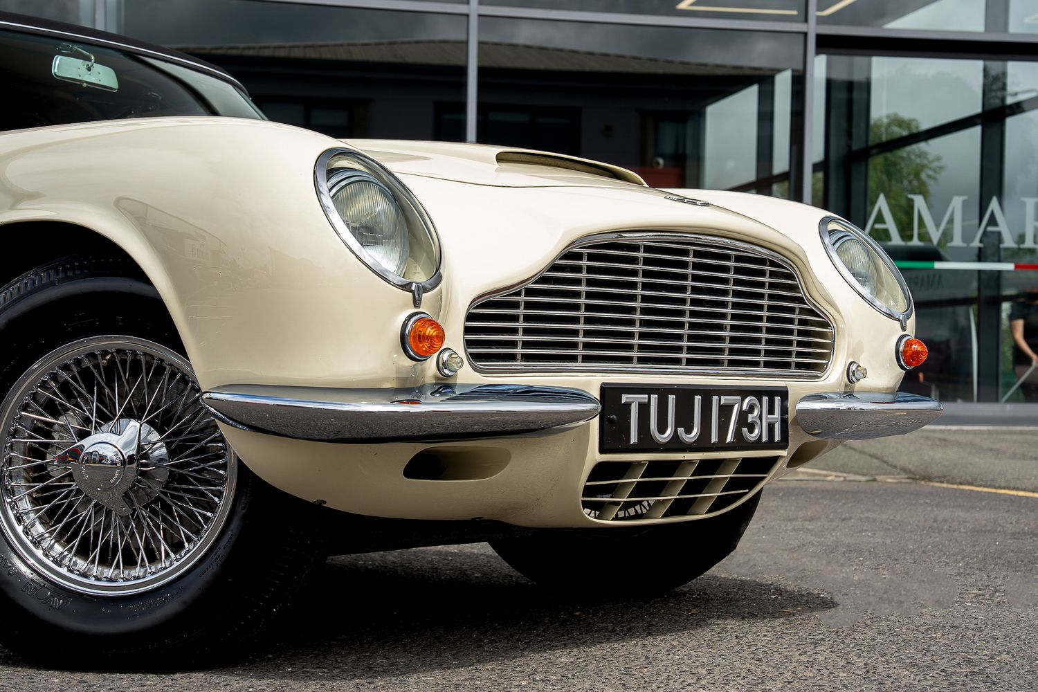 ASTON MARTIN DB6 Mk II Volante