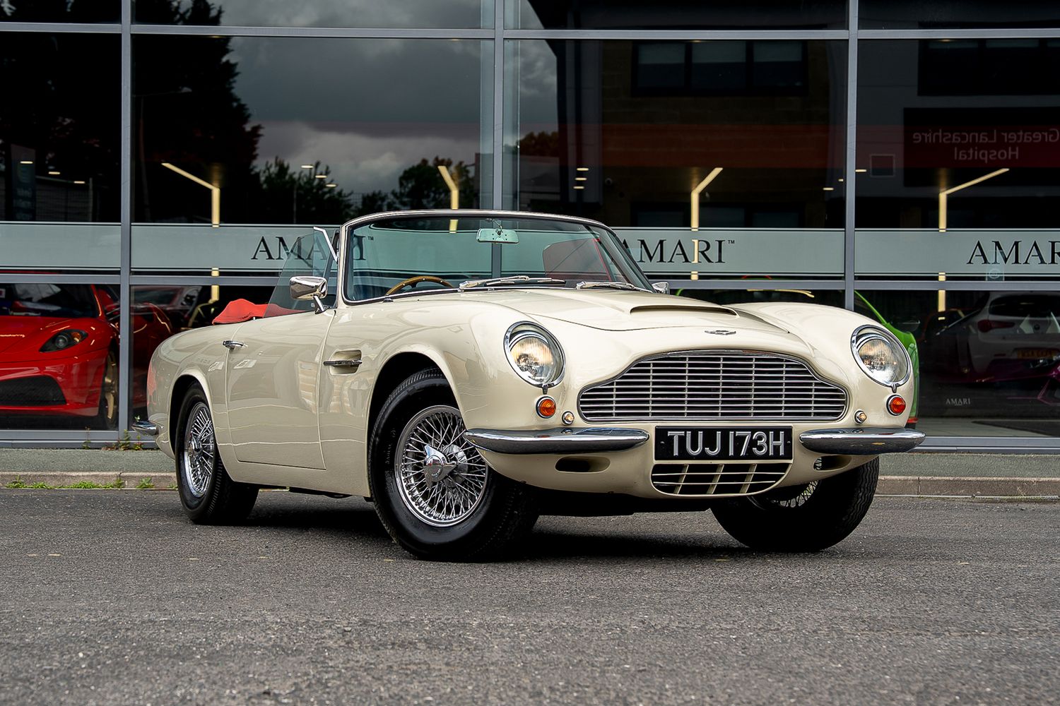 ASTON MARTIN DB6 Mk II Volante