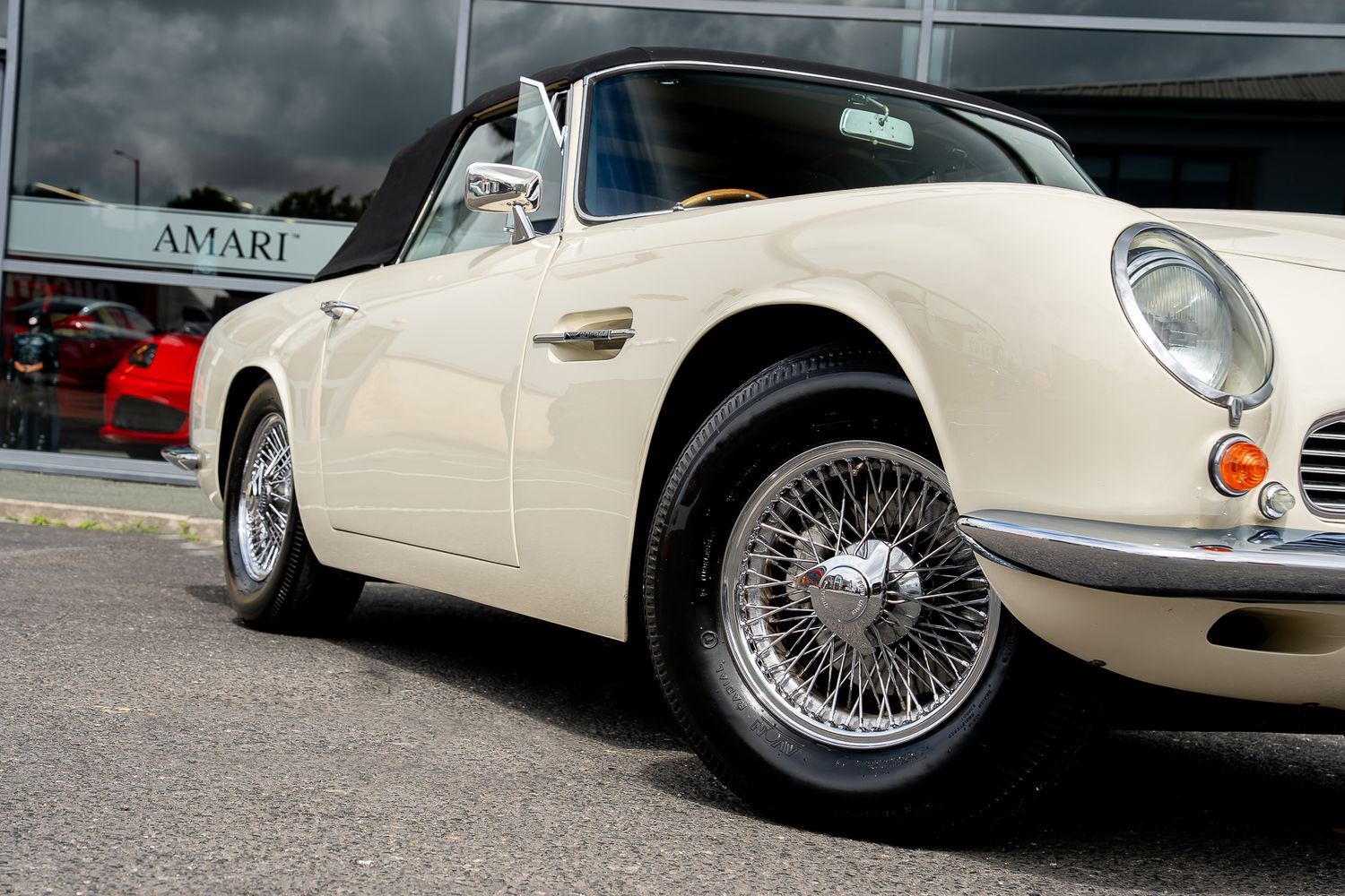 ASTON MARTIN DB6 Mk II Volante