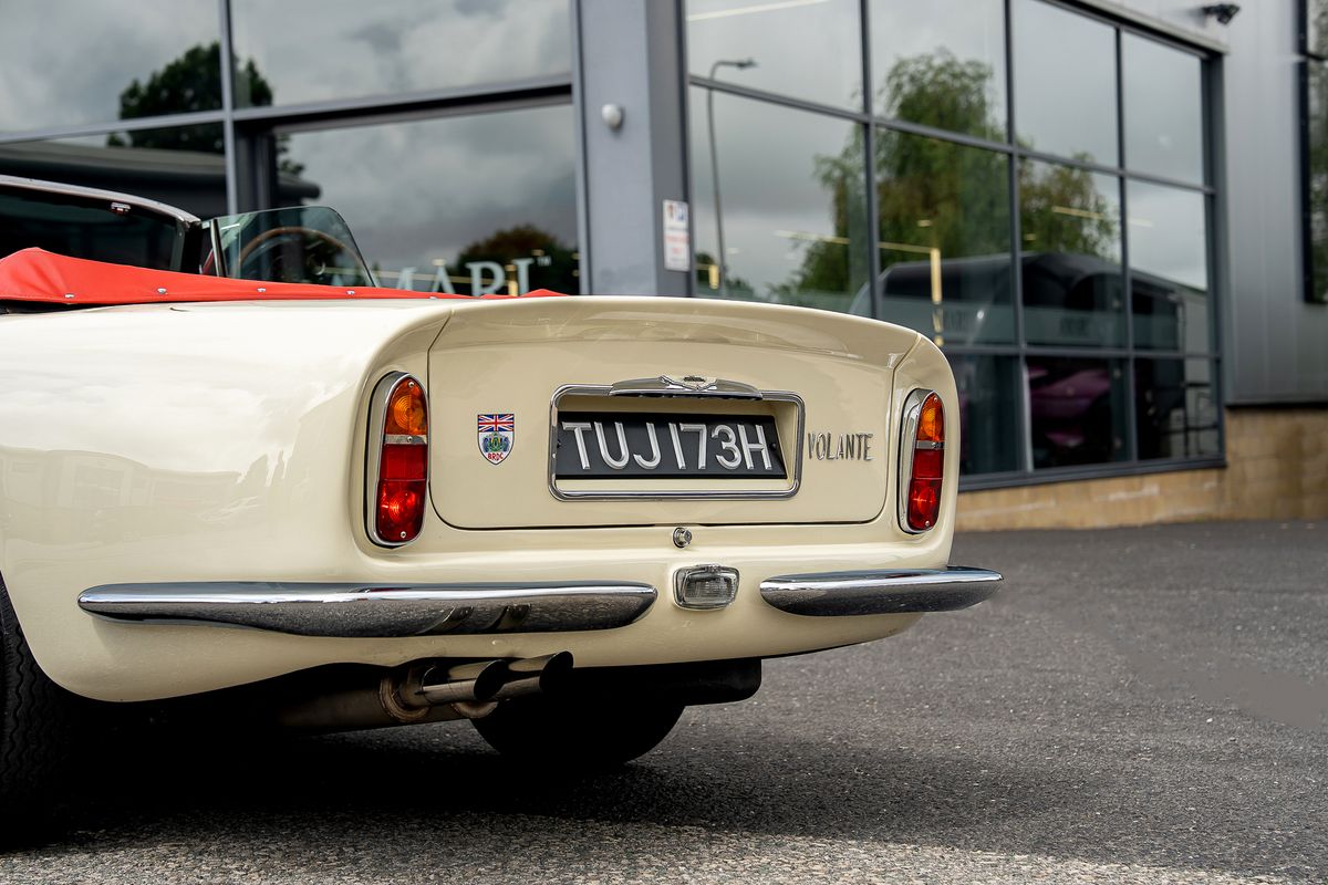 ASTON MARTIN DB6 Mk II Volante