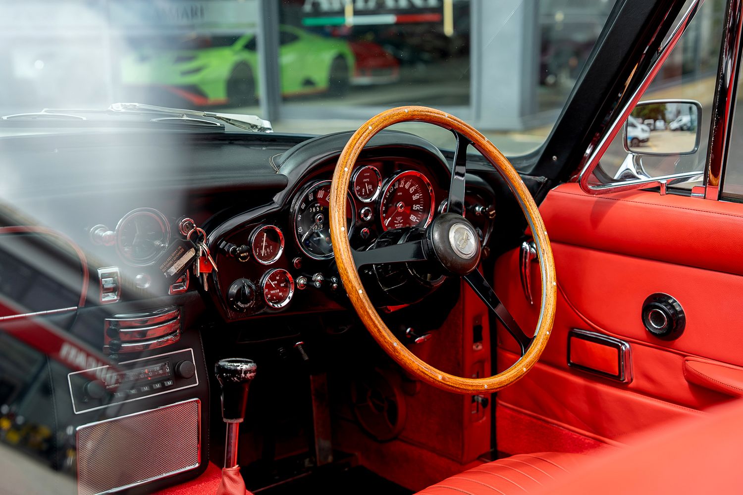 ASTON MARTIN DB6 Mk II Volante