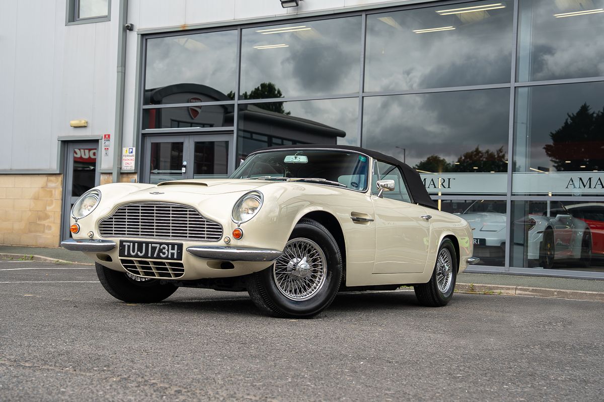 ASTON MARTIN DB6 Mk II Volante