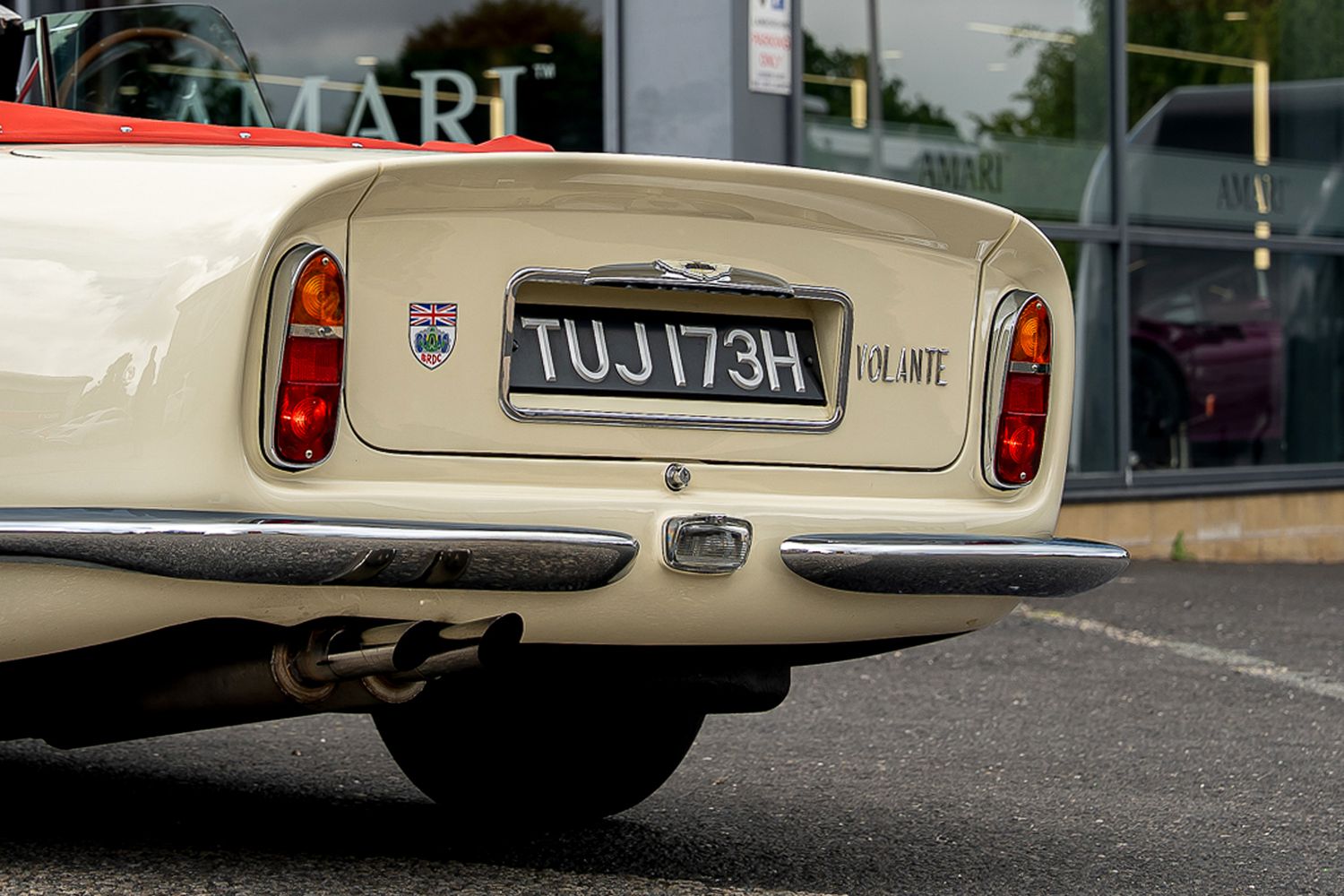 ASTON MARTIN DB6 Mk II Volante