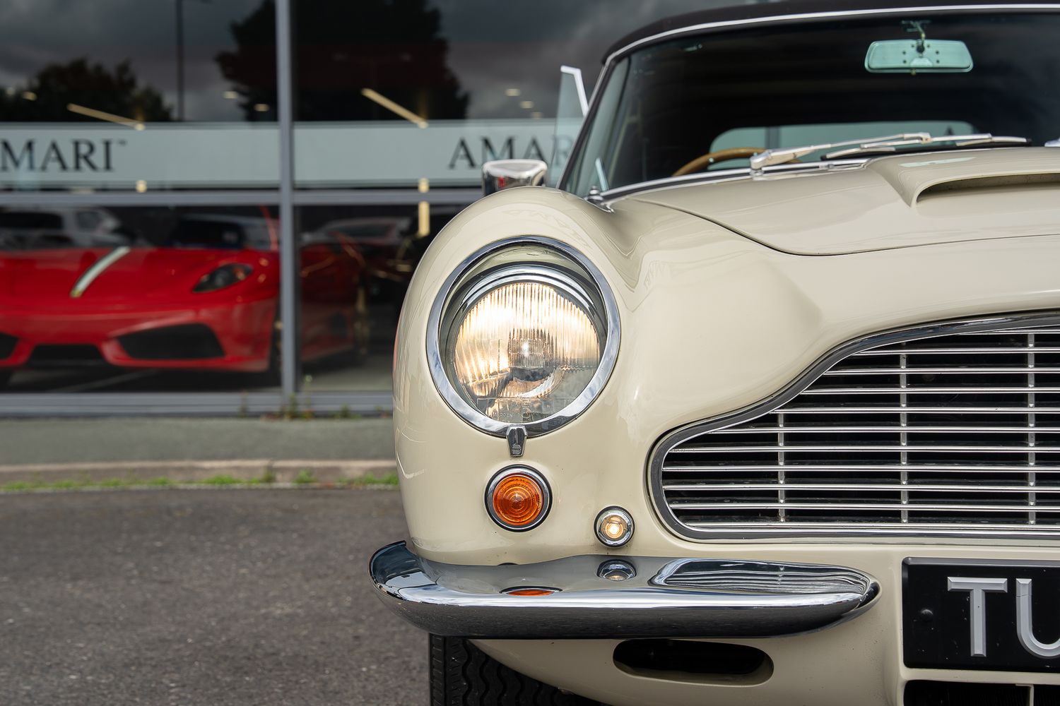 ASTON MARTIN DB6 Mk II Volante