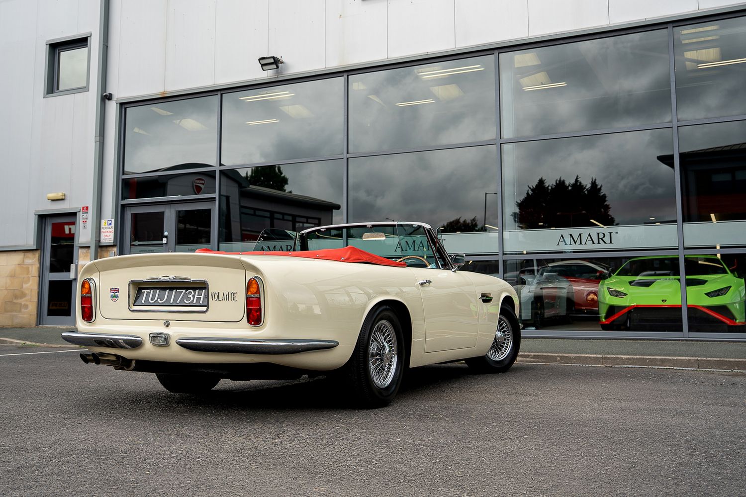 ASTON MARTIN DB6 Mk II Volante