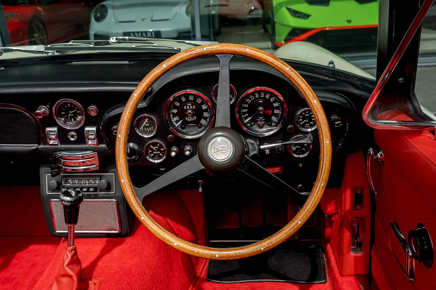 ASTON MARTIN DB6 Mk II Volante
