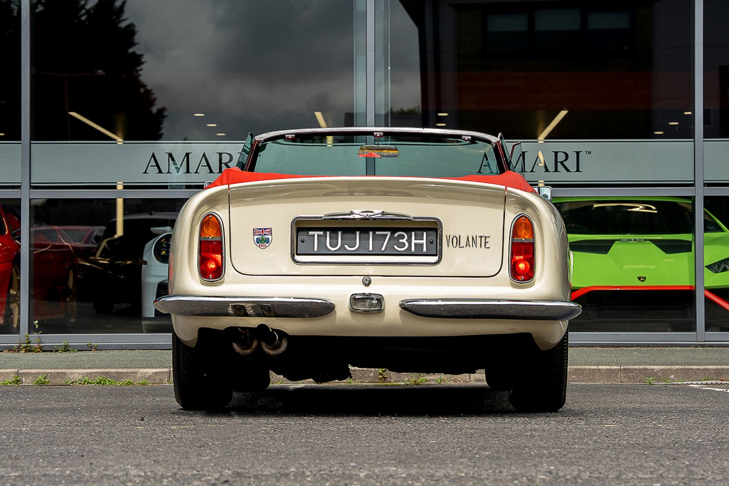 ASTON MARTIN DB6 Mk II Volante