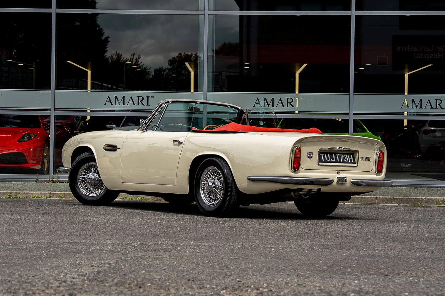 ASTON MARTIN DB6 Mk II Volante
