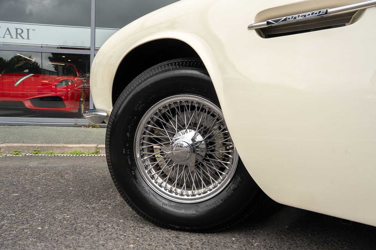 ASTON MARTIN DB6 Mk II Volante