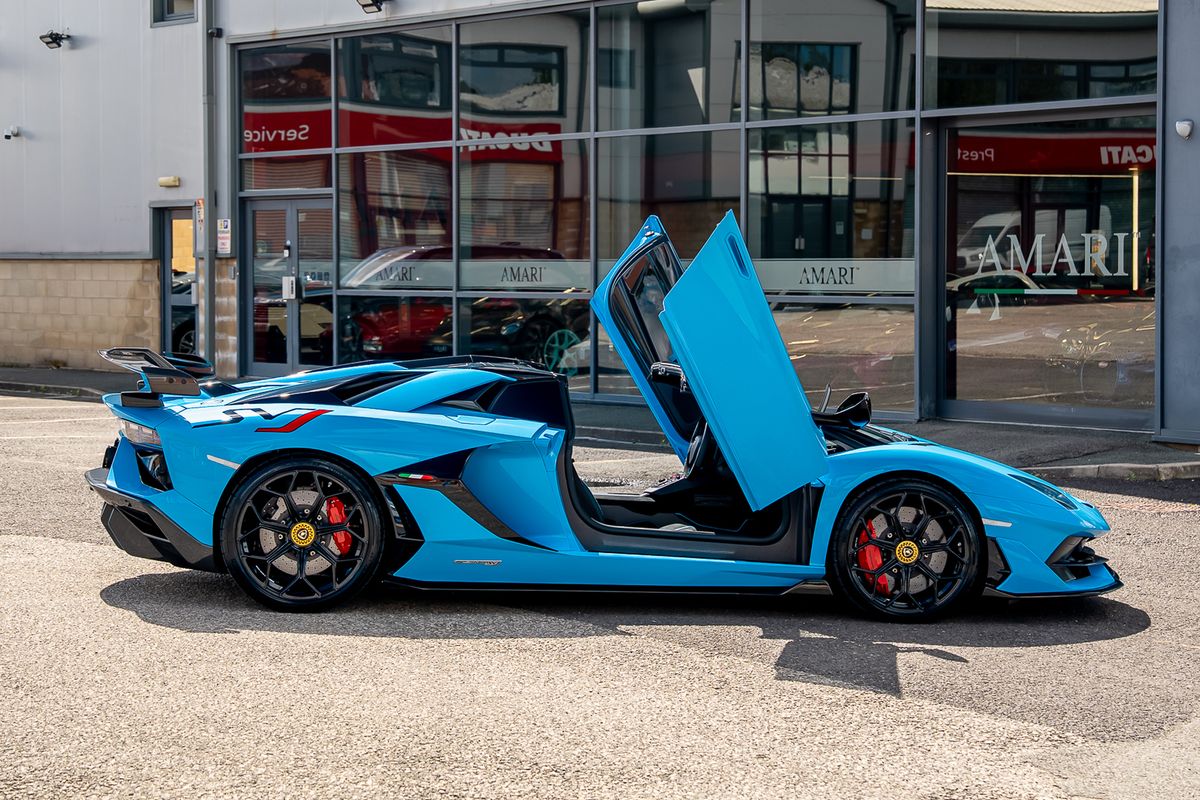 LAMBORGHINI AVENTADOR SVJ ROADSTER LP 770-4