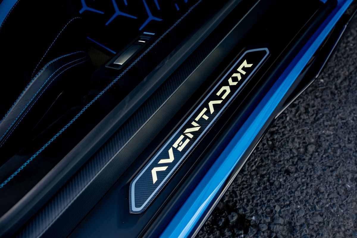 LAMBORGHINI AVENTADOR SVJ ROADSTER LP 770-4