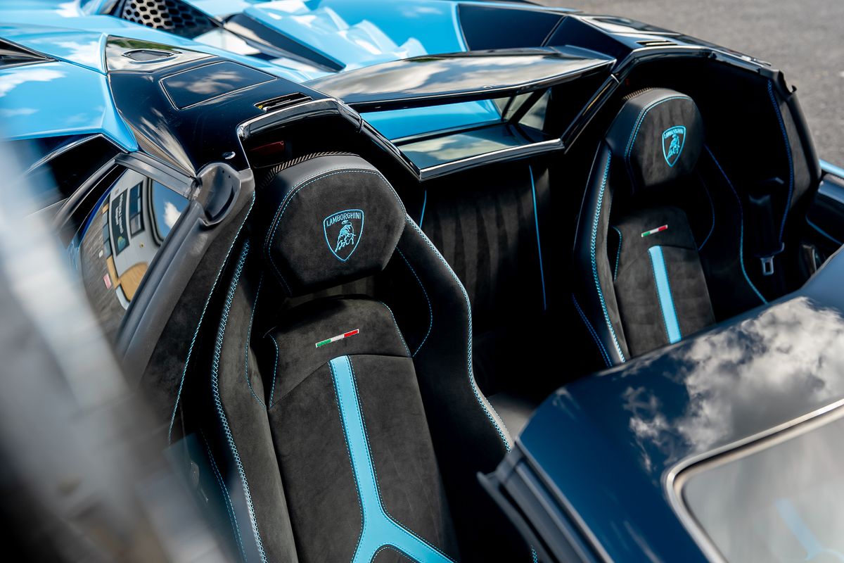 LAMBORGHINI AVENTADOR SVJ ROADSTER LP 770-4