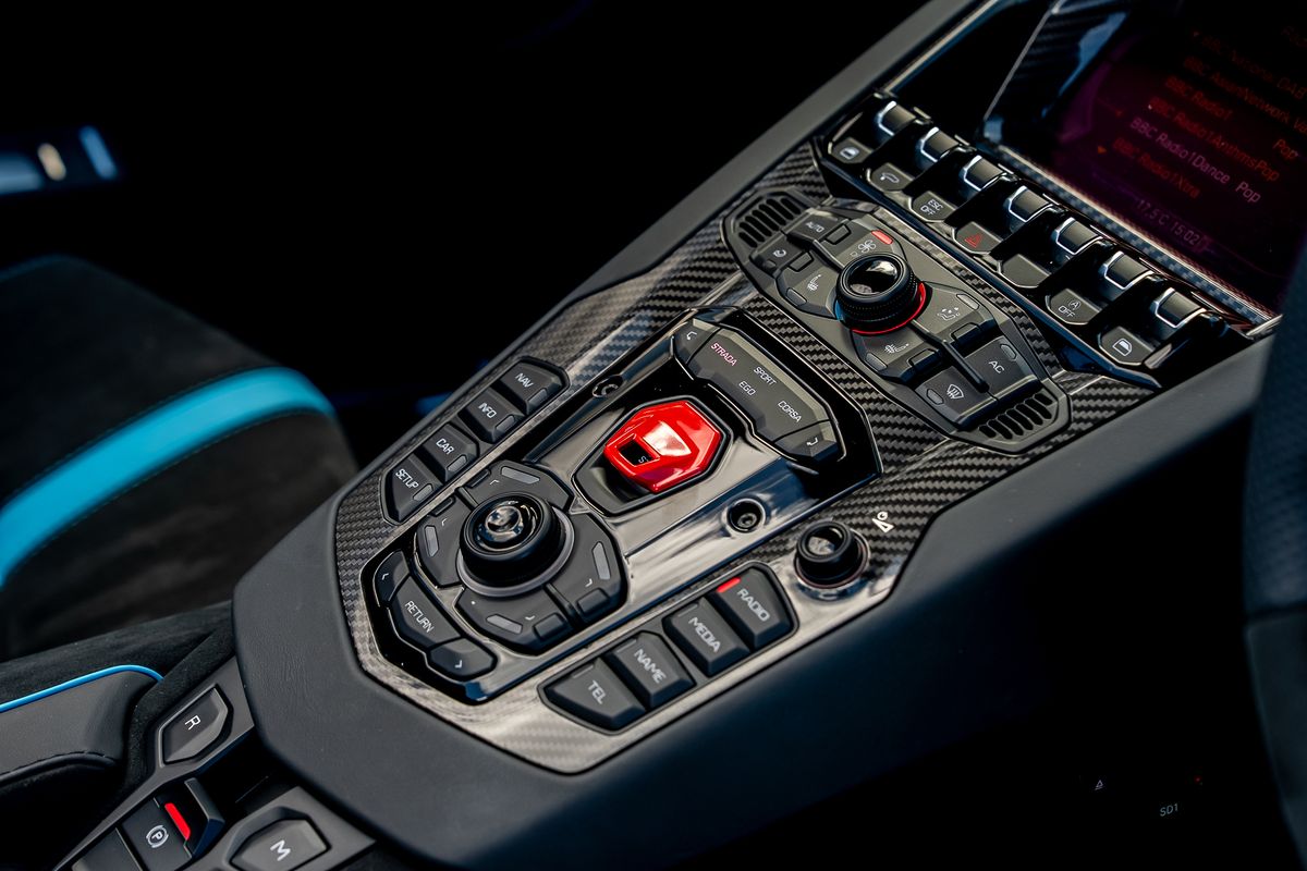 LAMBORGHINI AVENTADOR SVJ ROADSTER LP 770-4