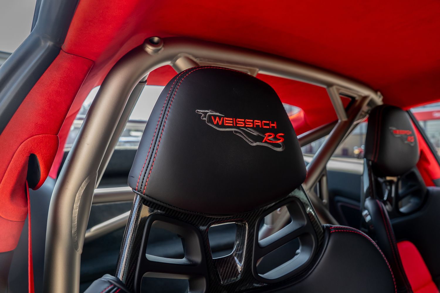 PORSCHE 911/991 GT2 RS WEISSACH PDK