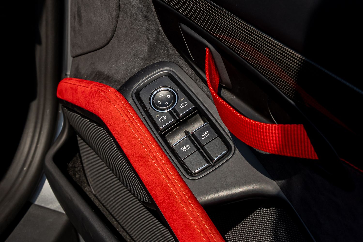 PORSCHE 911/991 GT2 RS WEISSACH PDK