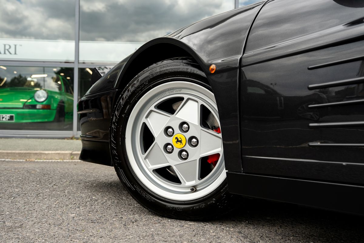 FERRARI TESTAROSSA