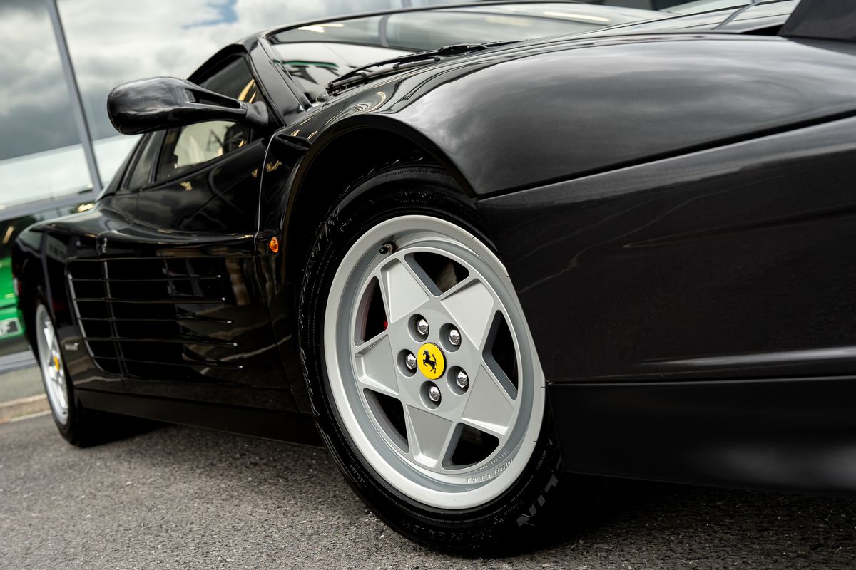 FERRARI TESTAROSSA