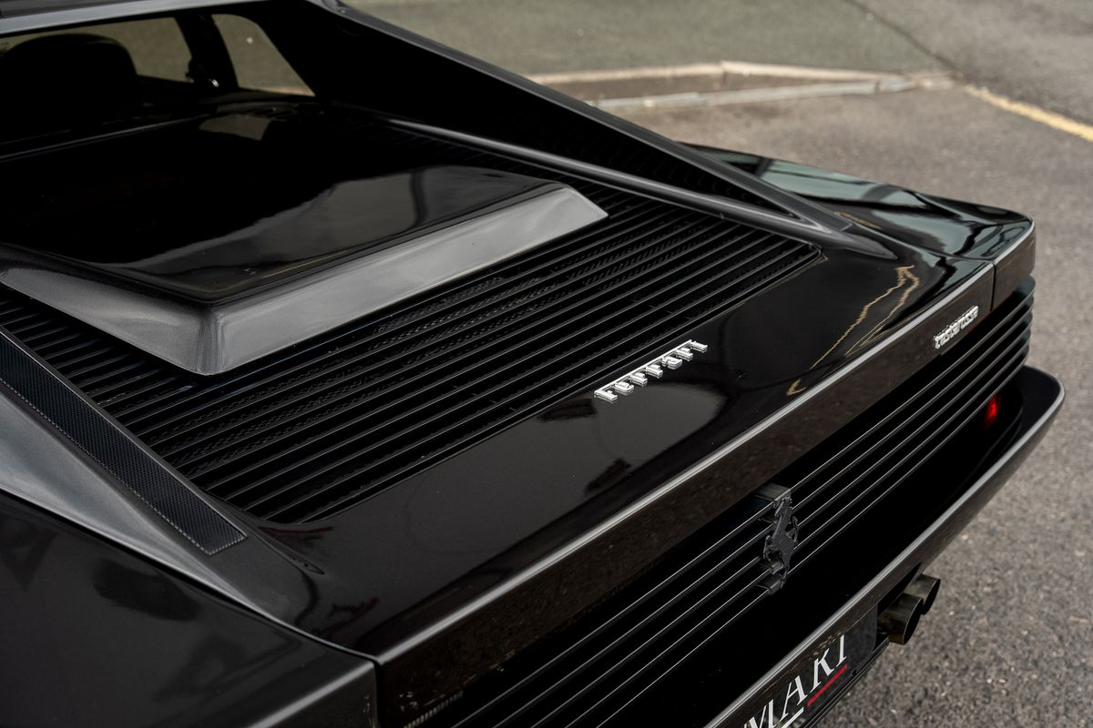 FERRARI TESTAROSSA