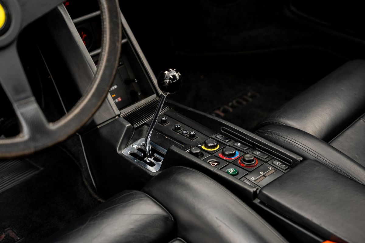 FERRARI TESTAROSSA