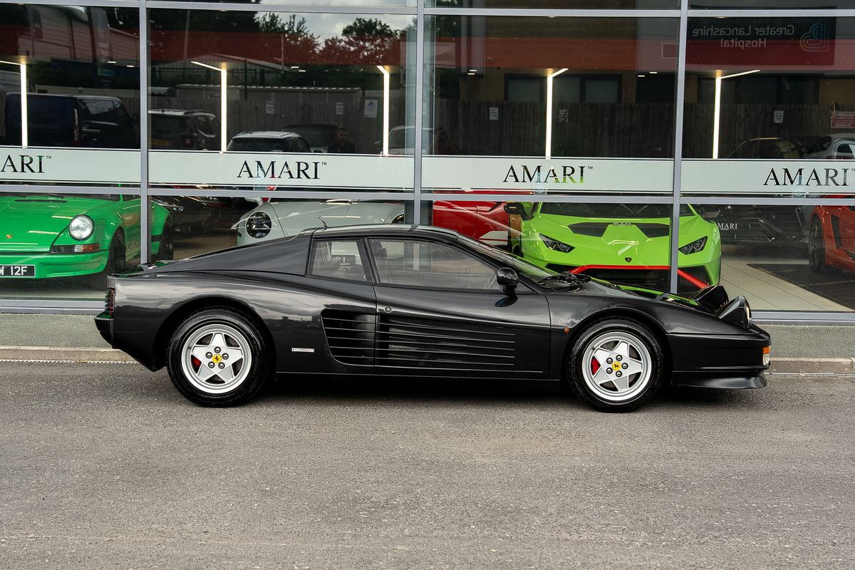 FERRARI TESTAROSSA