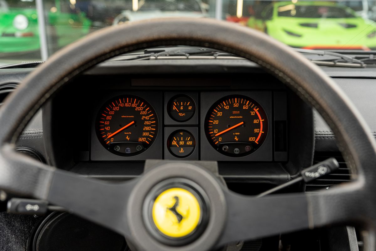 FERRARI TESTAROSSA