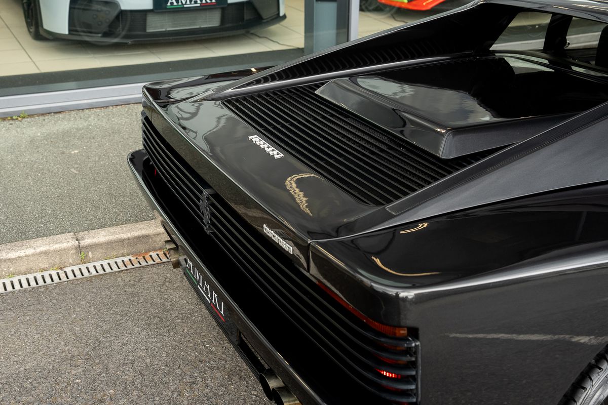 FERRARI TESTAROSSA
