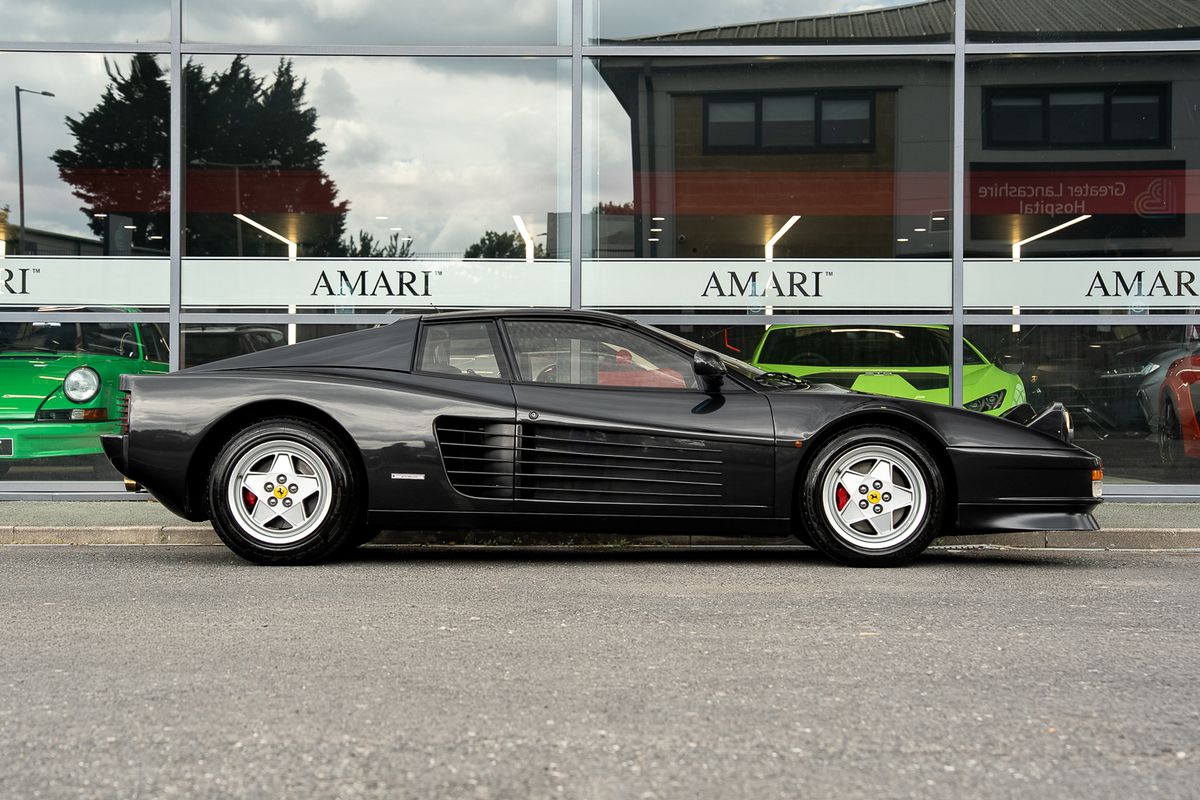 FERRARI TESTAROSSA