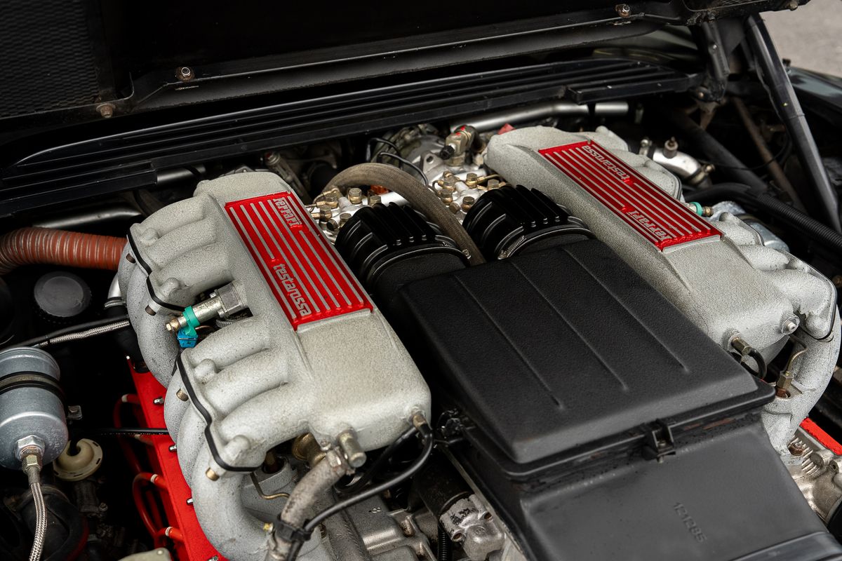 FERRARI TESTAROSSA