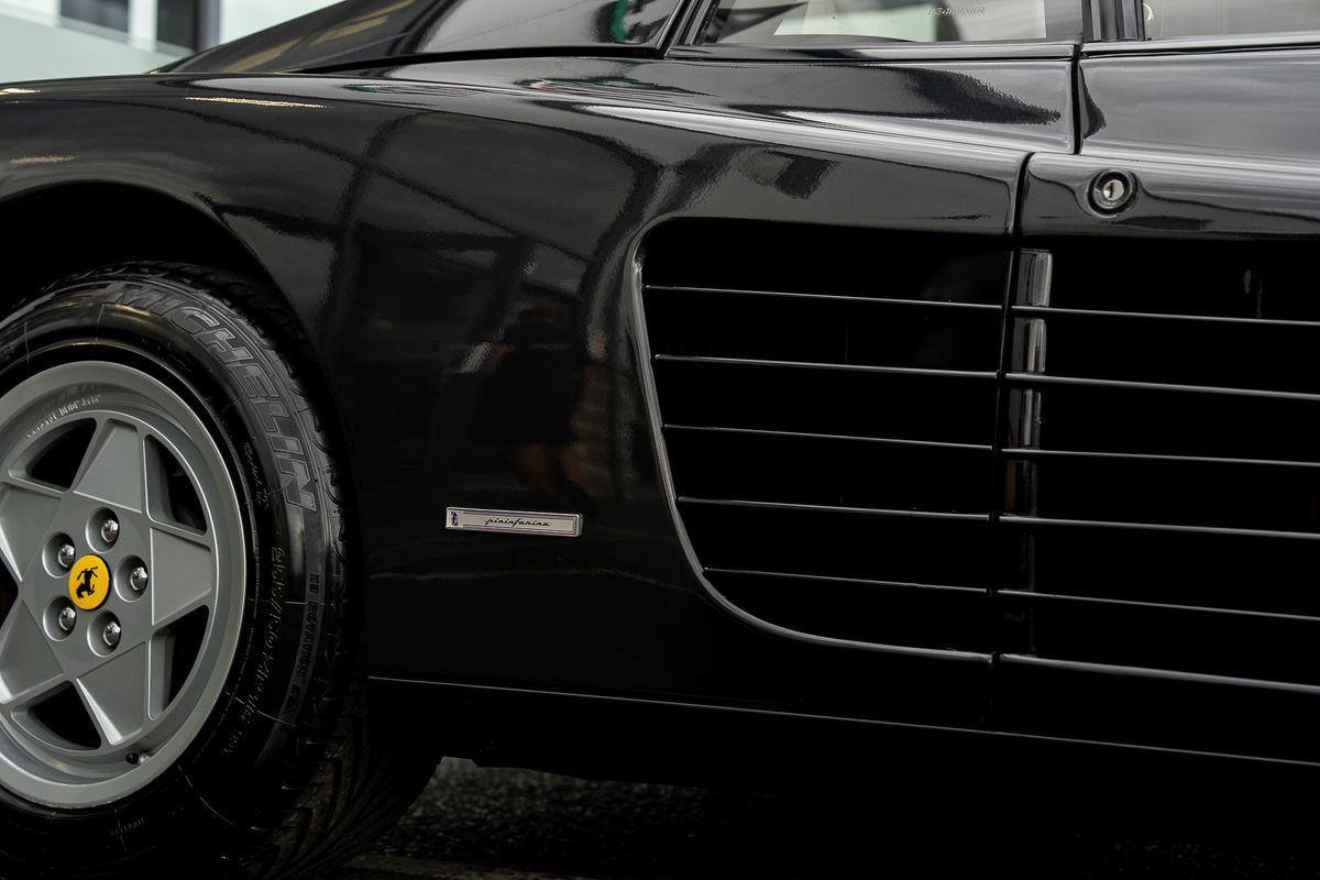 FERRARI TESTAROSSA