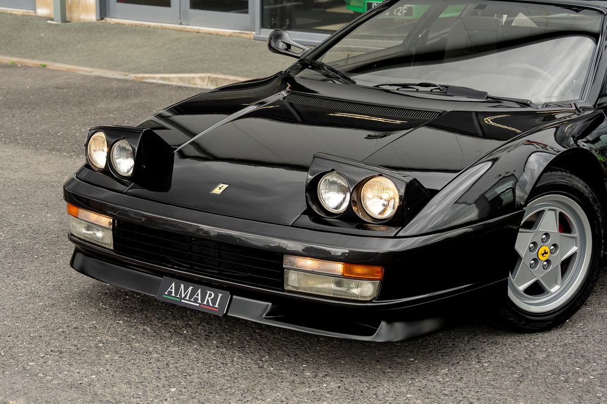 FERRARI TESTAROSSA
