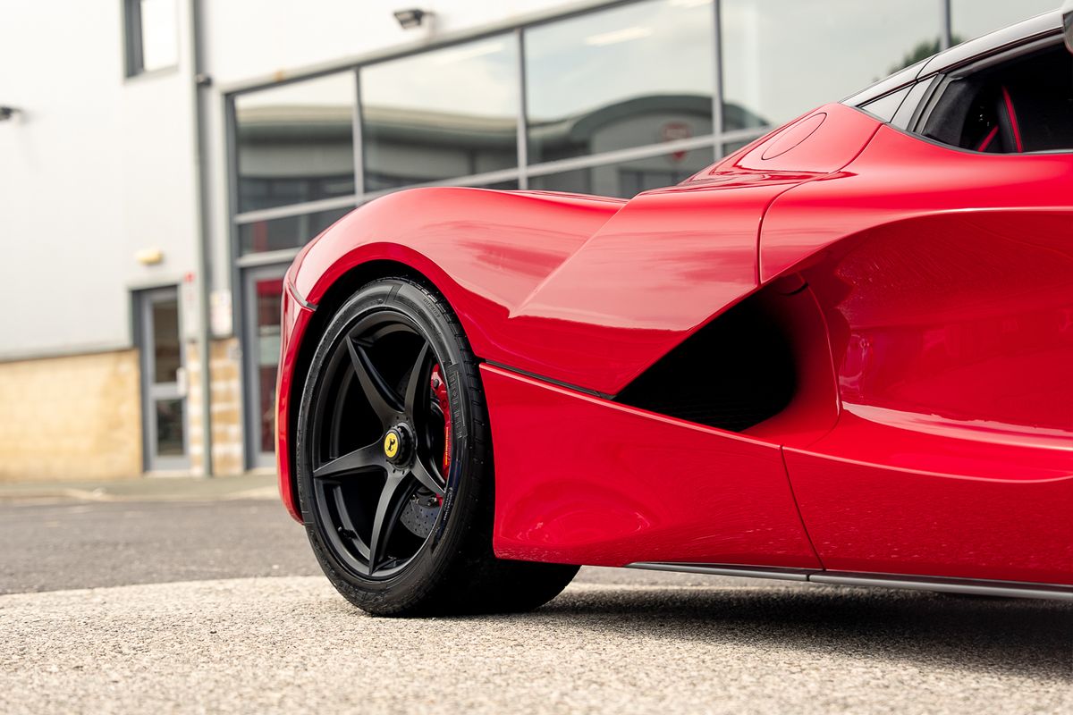 FERRARI LAFERRARI