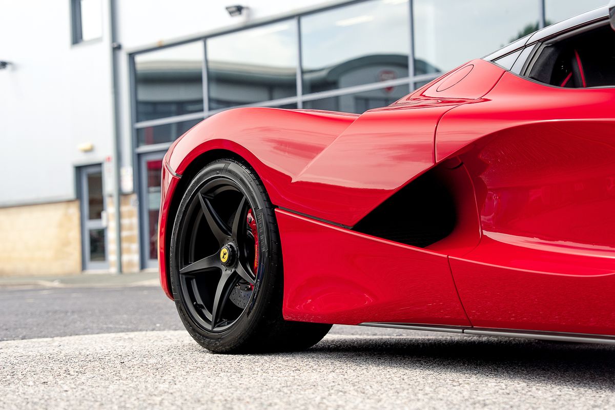 FERRARI LAFERRARI