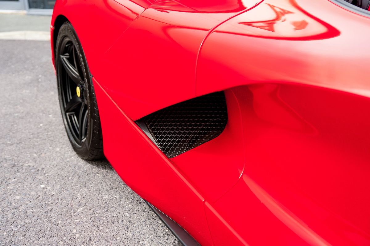 FERRARI LAFERRARI
