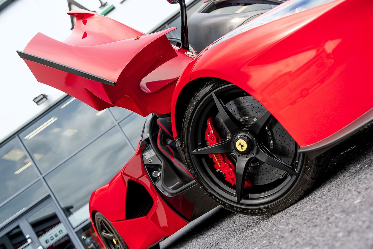 FERRARI LAFERRARI