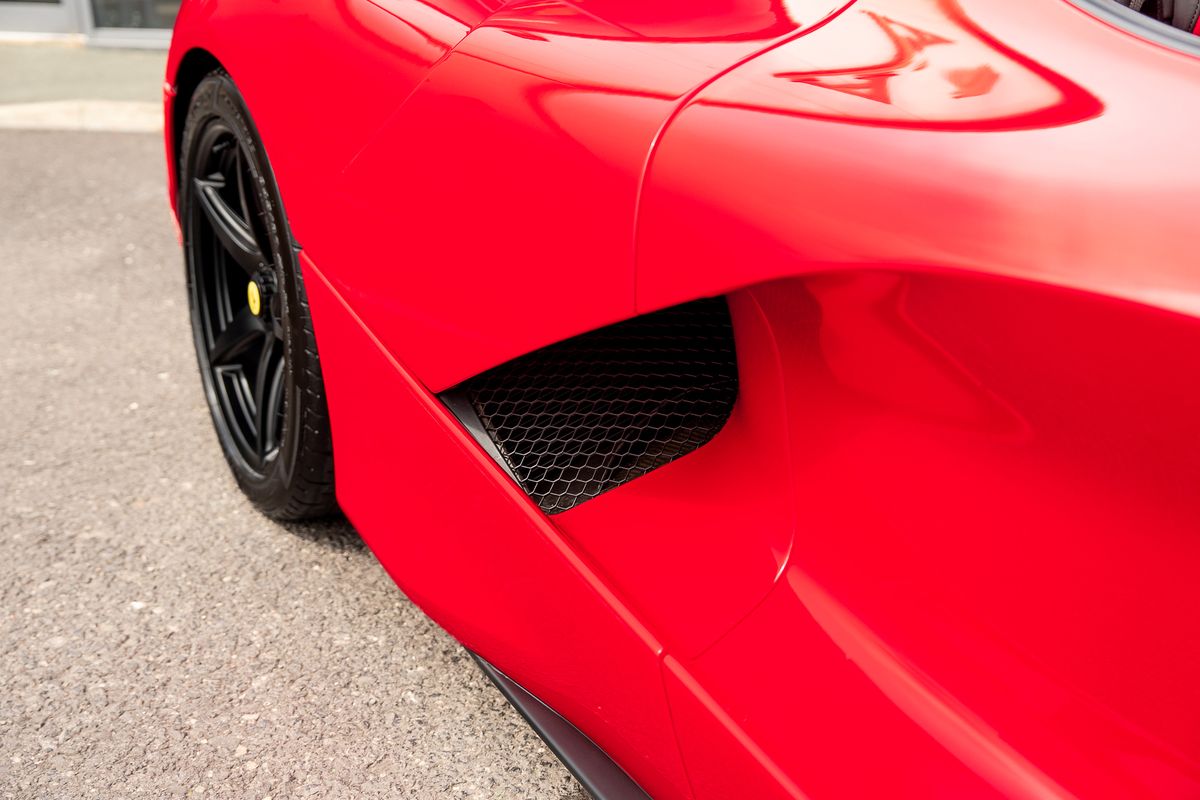 FERRARI LAFERRARI