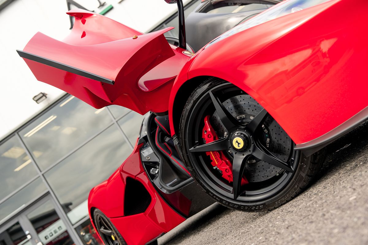 FERRARI LAFERRARI